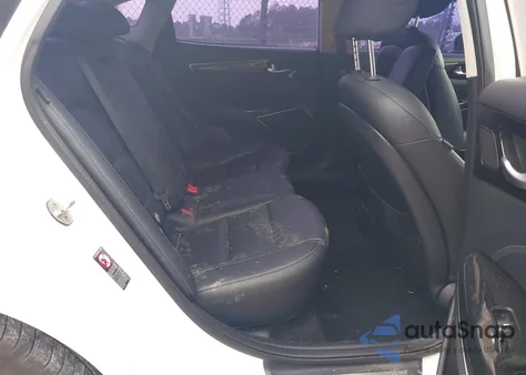 2017 Kia Cadenza Premium z USA, uszkodzony, nr VIN KNALC4J14H5090820